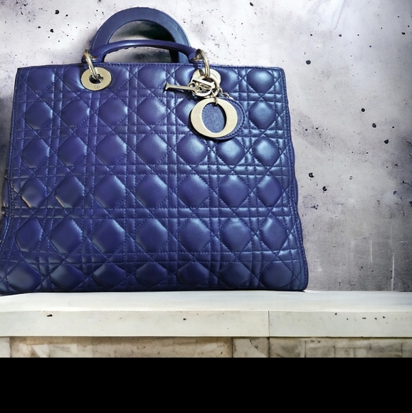 Lady Dior Signature Tote - Picture 5 of 5